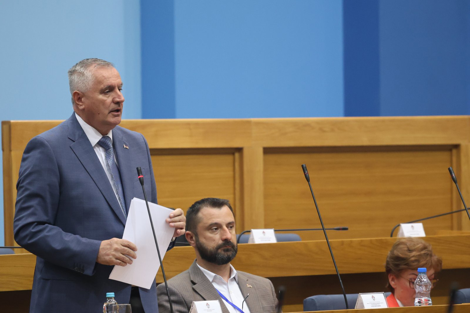 Višković: Odbaciti neustavni zaključak Bećirovića i Komšića
