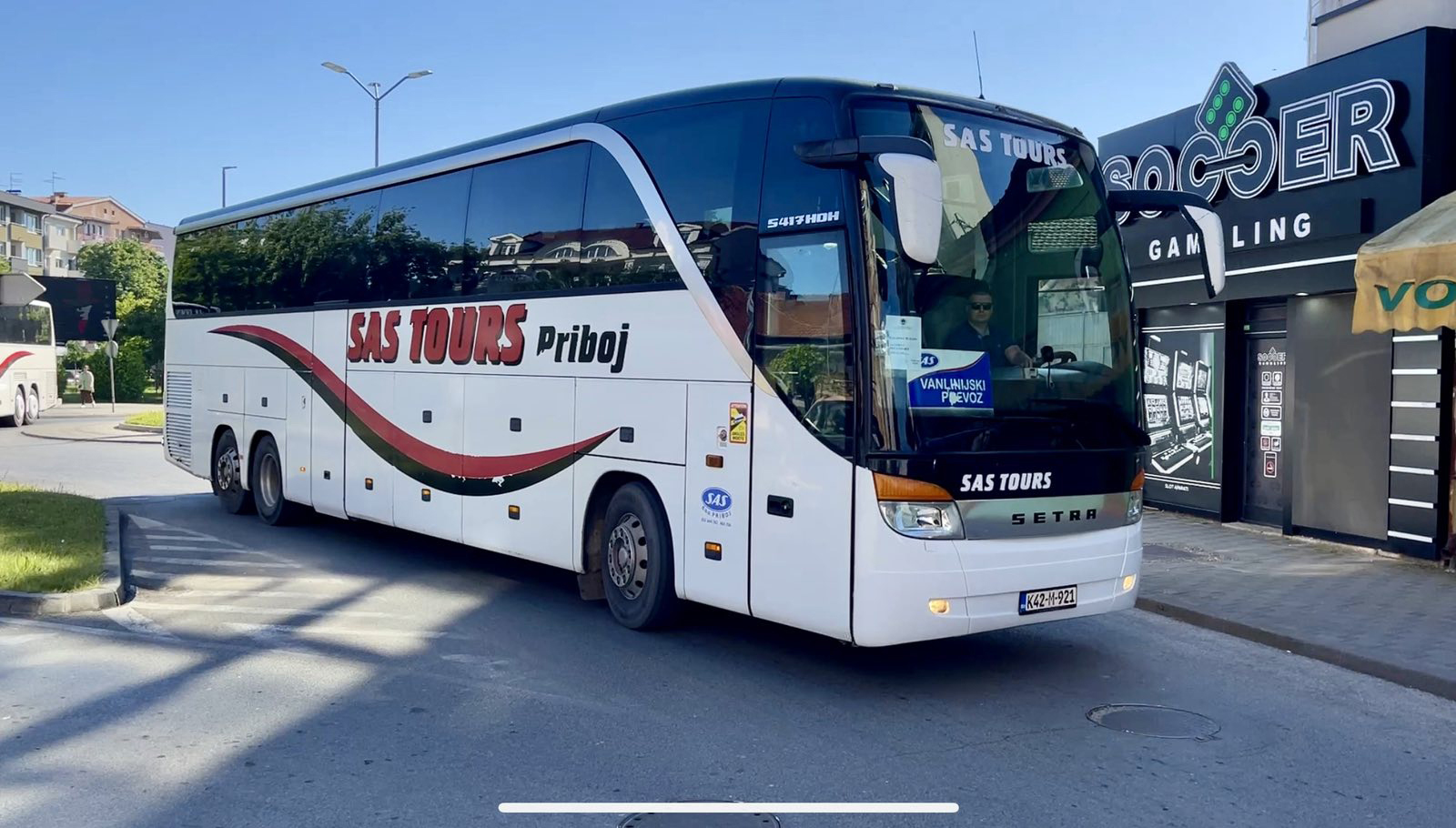 Iz Bijeljine krenuli autobusi prema Tuzli gdje će biti obilježene 33 godine od tuzlanske kolone