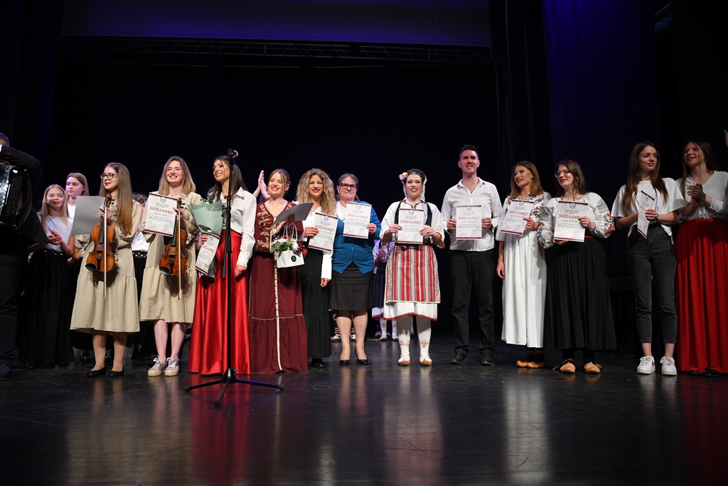Održan humanitarni koncert u Bijeljini u znak podrške Srbima na Kosovu i Metohiji FOTO