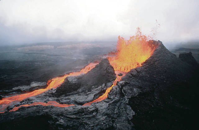 Vulkan Kilauea izbacuje lavu do 305 metara uvis