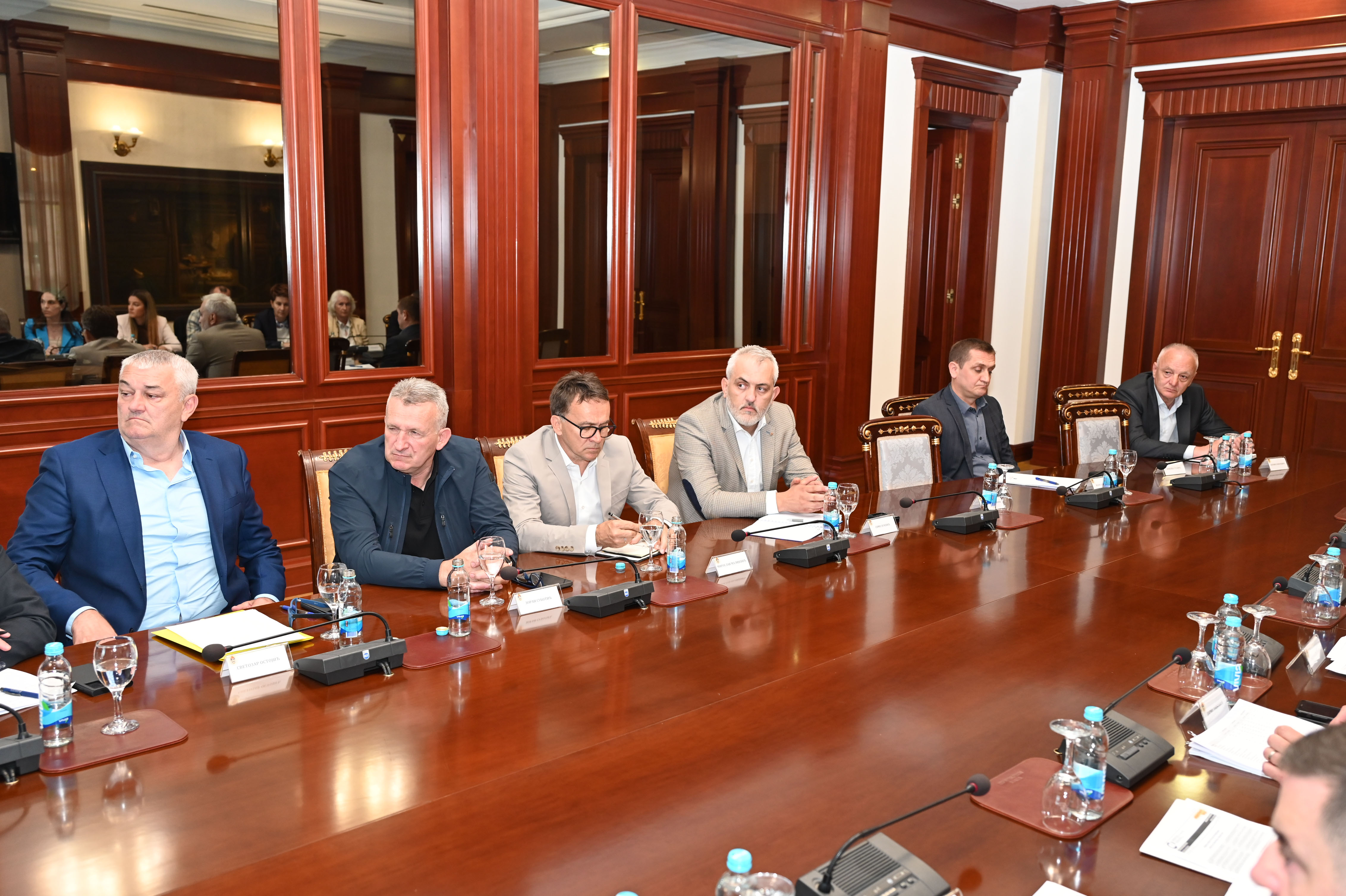 Vlada: Unaprijediti poslovanje "Šuma Srpske"