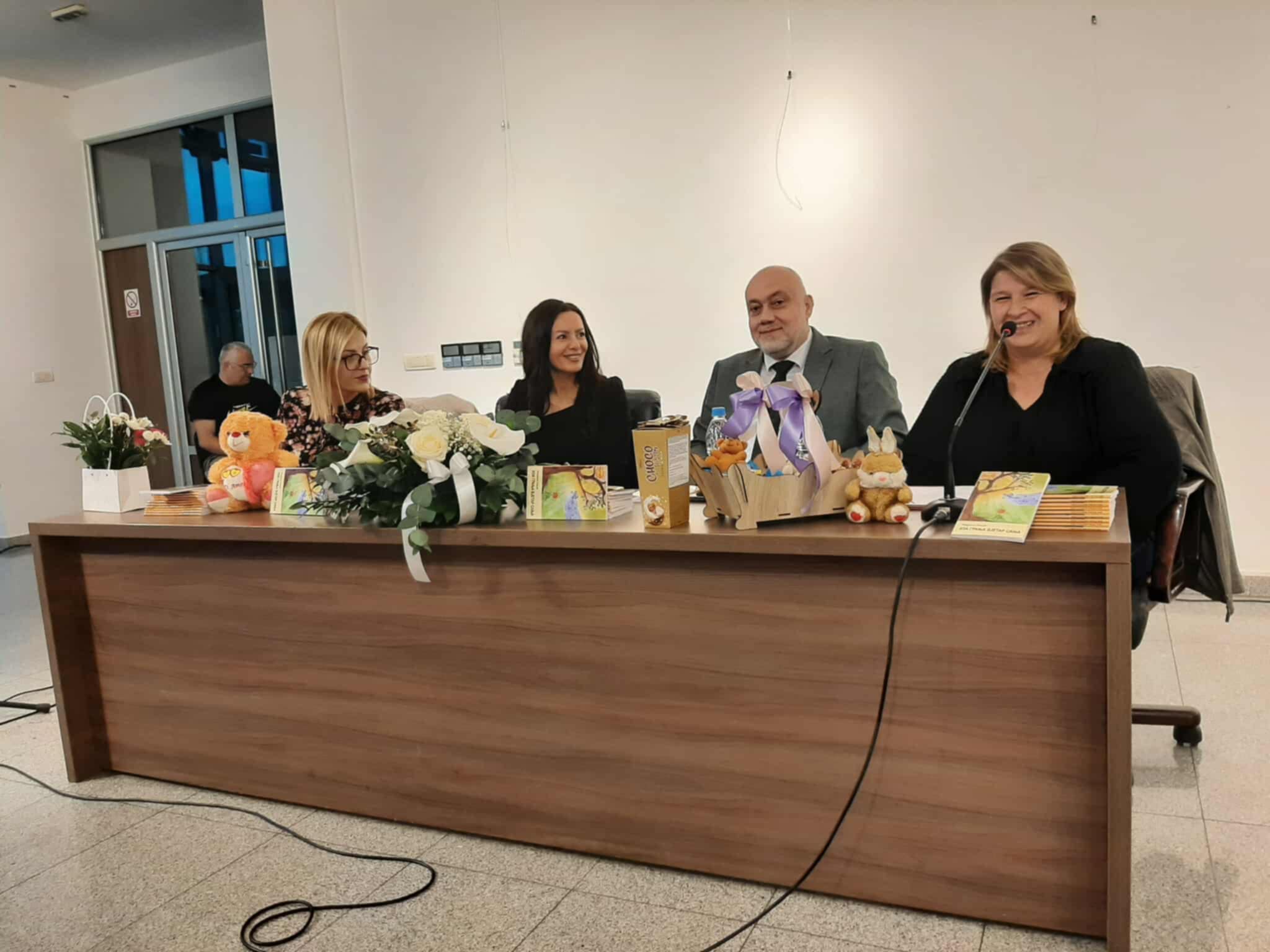 IZA GRANJA VJETAR SANJA Predstavljena kniga poezije Mirjane Rikić