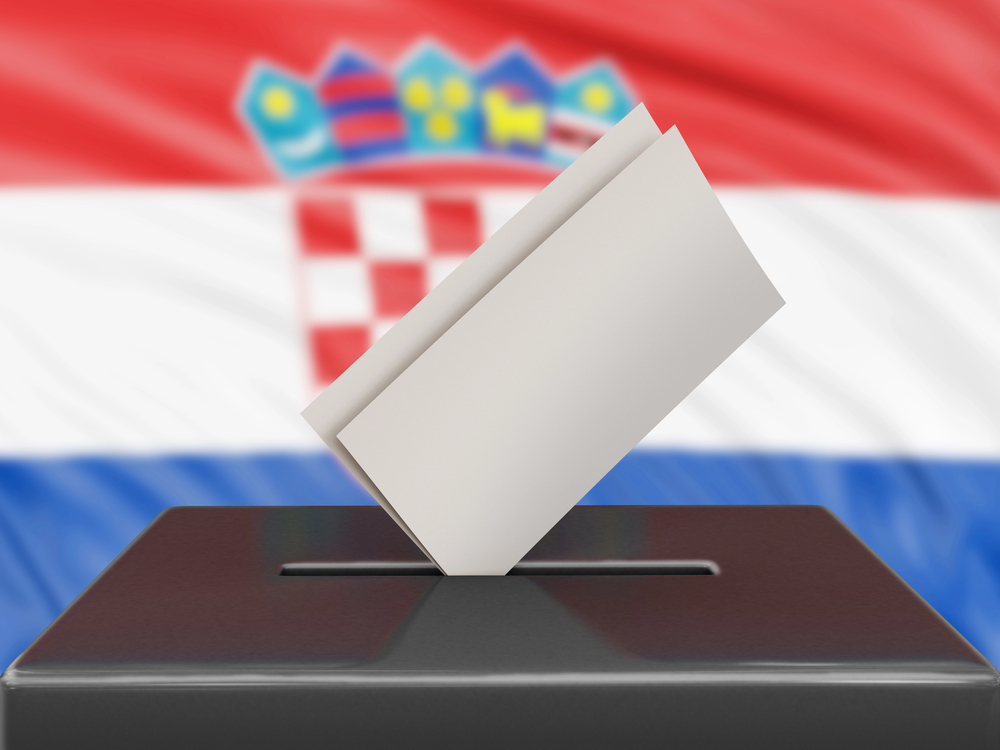 Neobična situacija na izborima u Hrvatskoj: Kandidat cijeli dan ne mrda s biračkog mjesta
