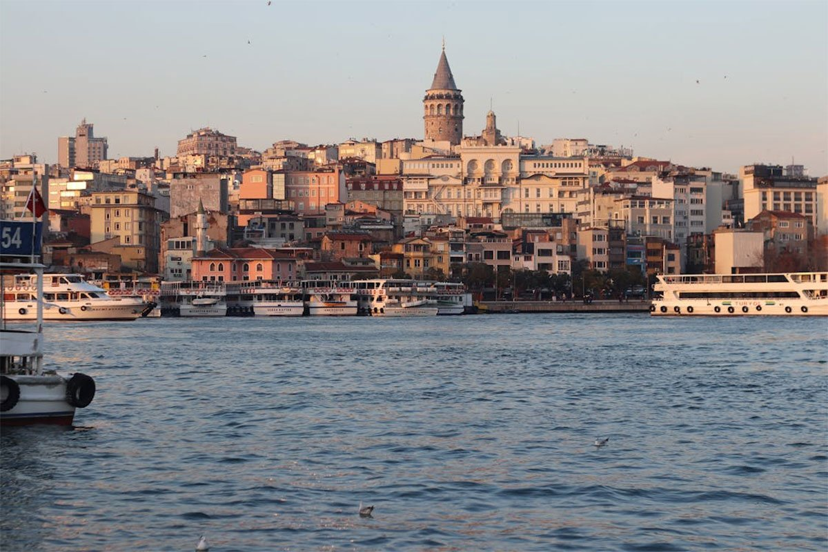 Nova runda pregovora u Istanbulu: Delegacije Rusije i Ukrajine stigle u palatu
