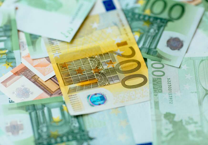 Iz BiH pokušali da prošvercuju 15.000 evra