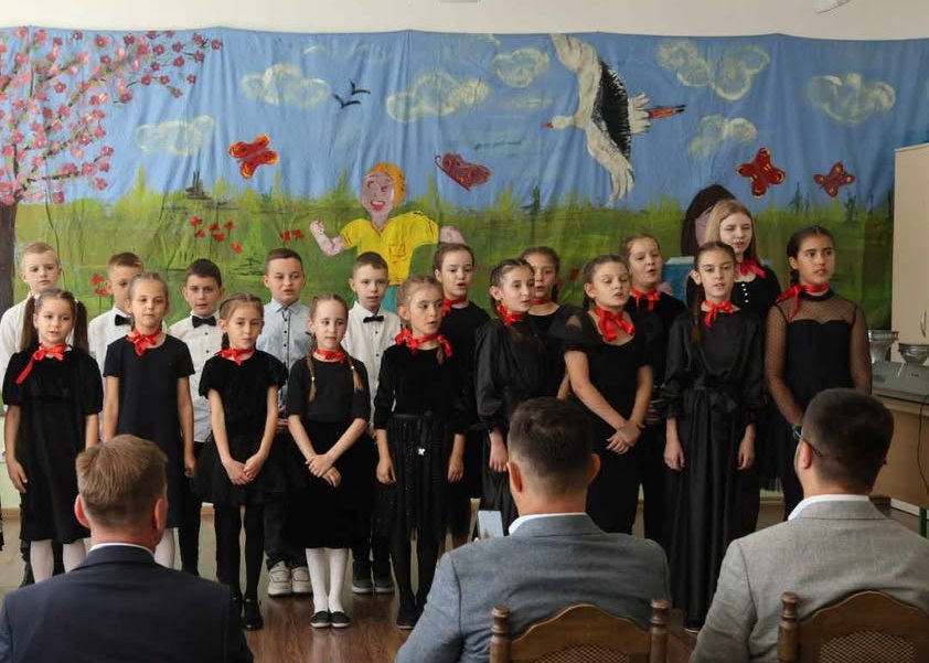 Svečano obilježen Dan škole i učeničkih postignuća u OŠ "Filip Višnjić" u Donjoj Trnovi