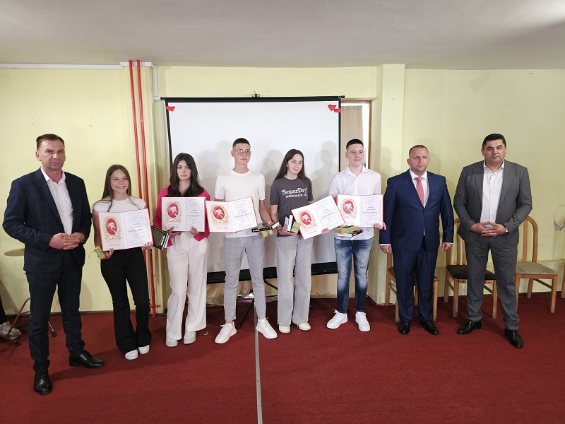 Nagrade i priznanja ugljevičkim osnovcima: Nataša Lazić - đak generacije
