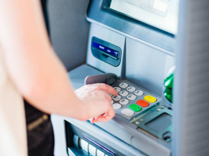OPREZ "Ničiji" bankomati na Jadranu naplaćuju ogromne provizije