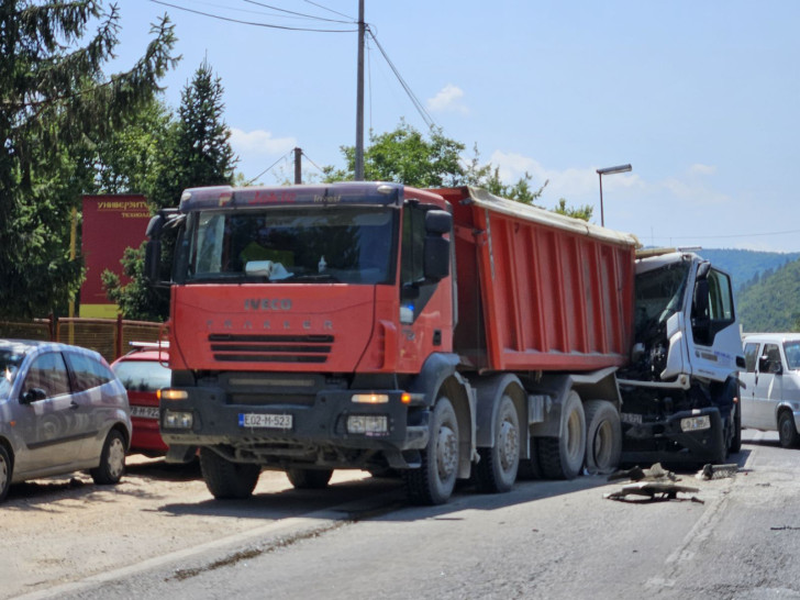 Sudar dva kamiona kod Zvornika, jedna osoba prebačena u bolnicu