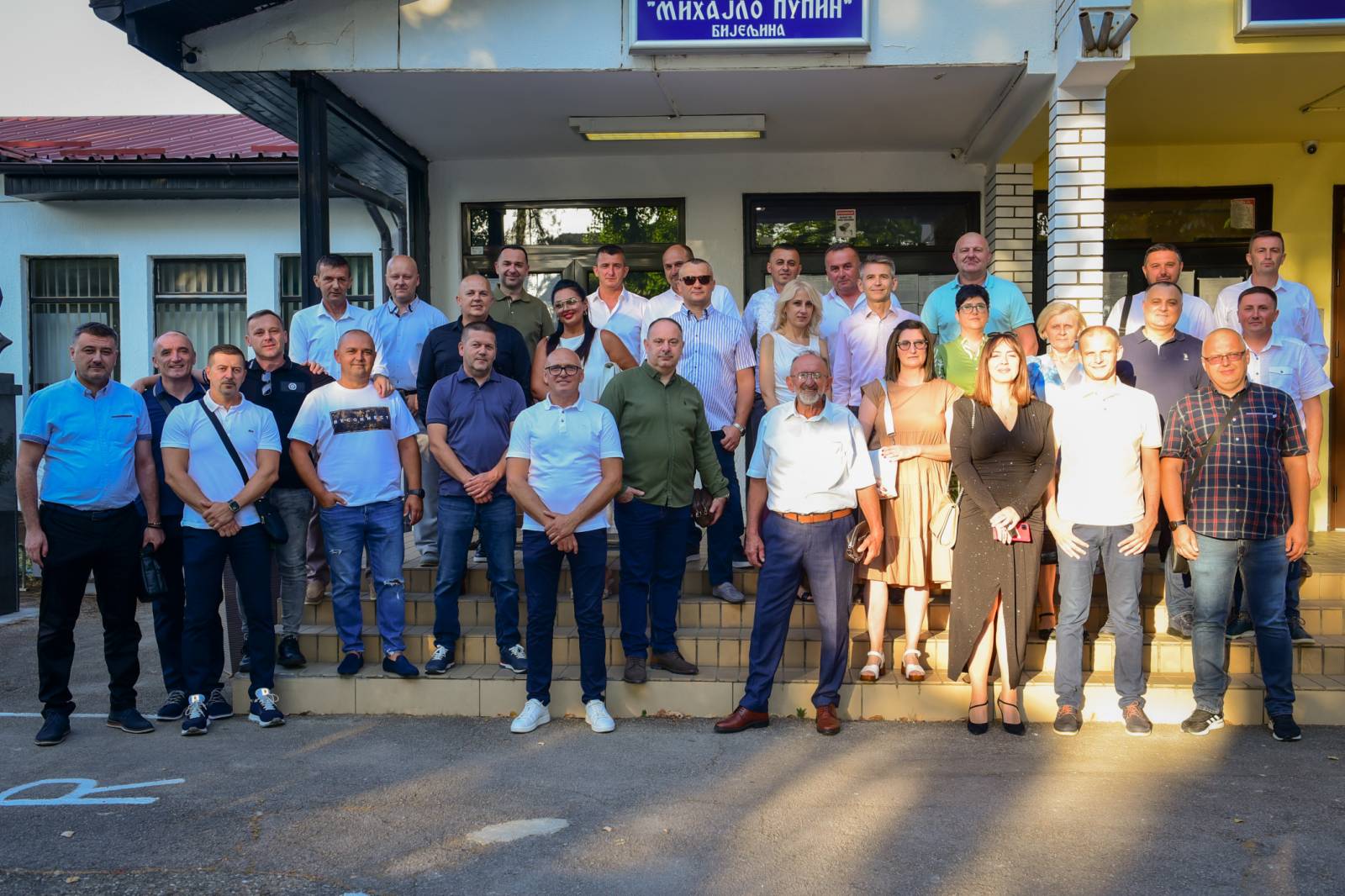 Trideset godina kasnije: Generacija 1995. ponovo u klupama Tehničke škole FOTO