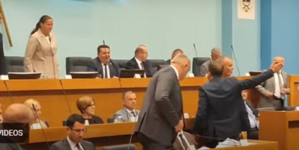 Vukanović: "Bravo, kukavice" (VIDEO)