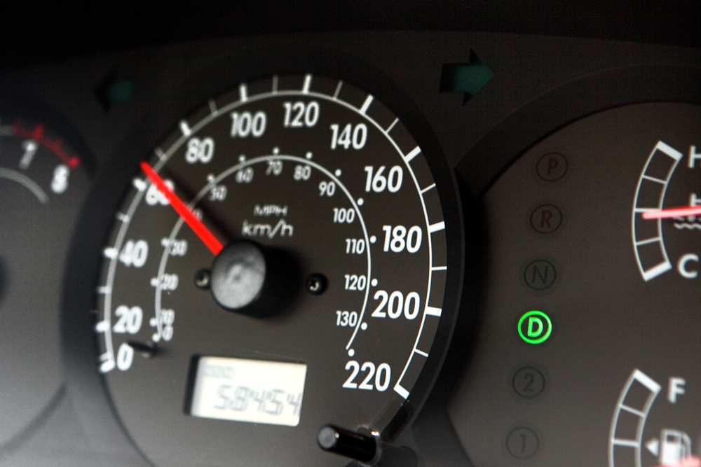 Kako prepoznati lažnu kilometražu na automobilu?