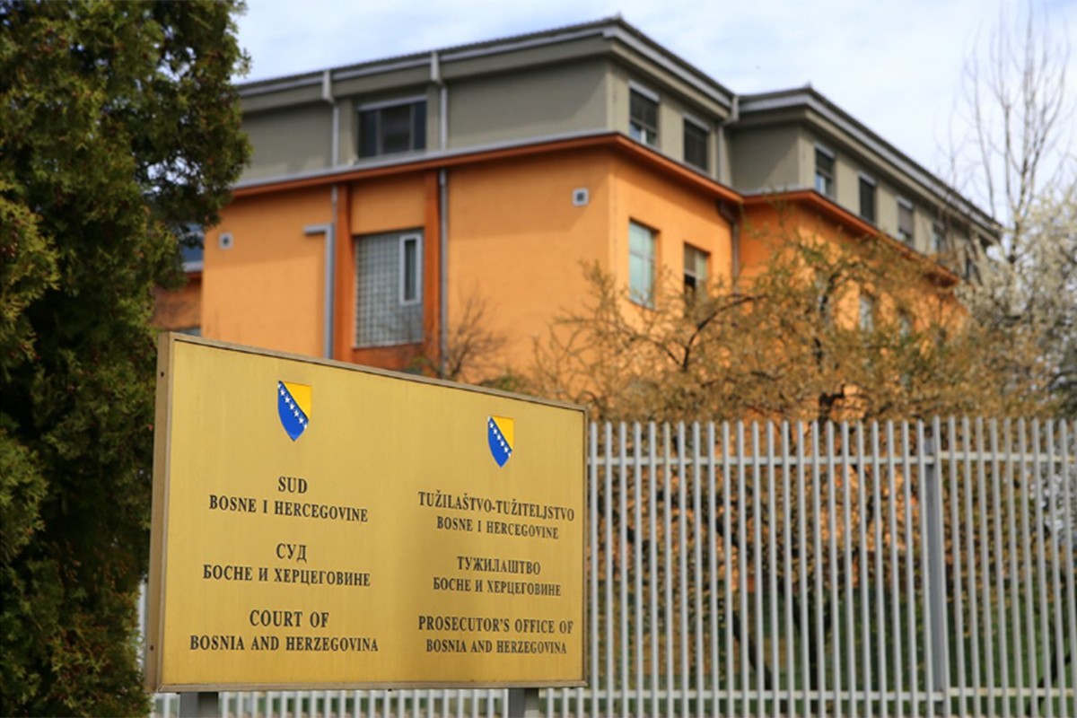 Sarajevo: Na vozilu tužioca pronađena nepoznata naprava