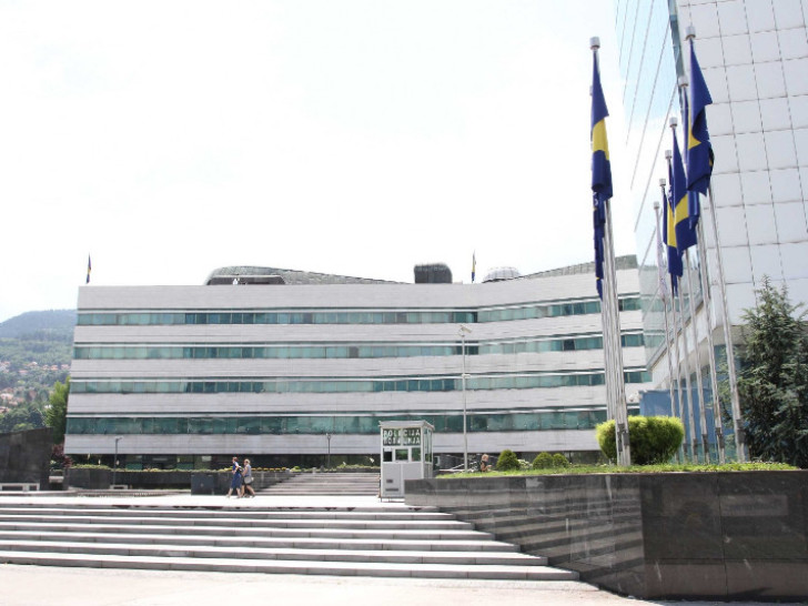 Zaposleni u zajedničkim institucijama BiH najavljuju proteste i tužbe