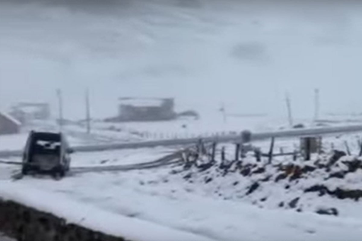U dijelovima Turske pada snijeg (VIDEO)