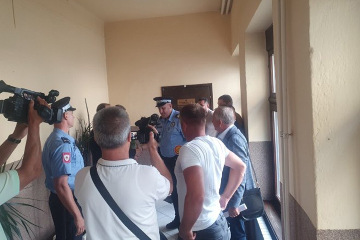 Teslić: Predsjednik i potpredsjednik Skupštine došli na posao, zatekli zaključane kancelarije