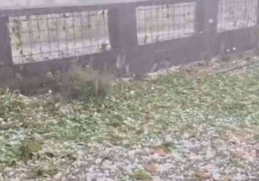 "MJEŠTANI PRIJAVLJUJU ŠTETE" Snažno nevrijeme stiglo u BiH, u ovim gradovima led oštetio kuće i vozila