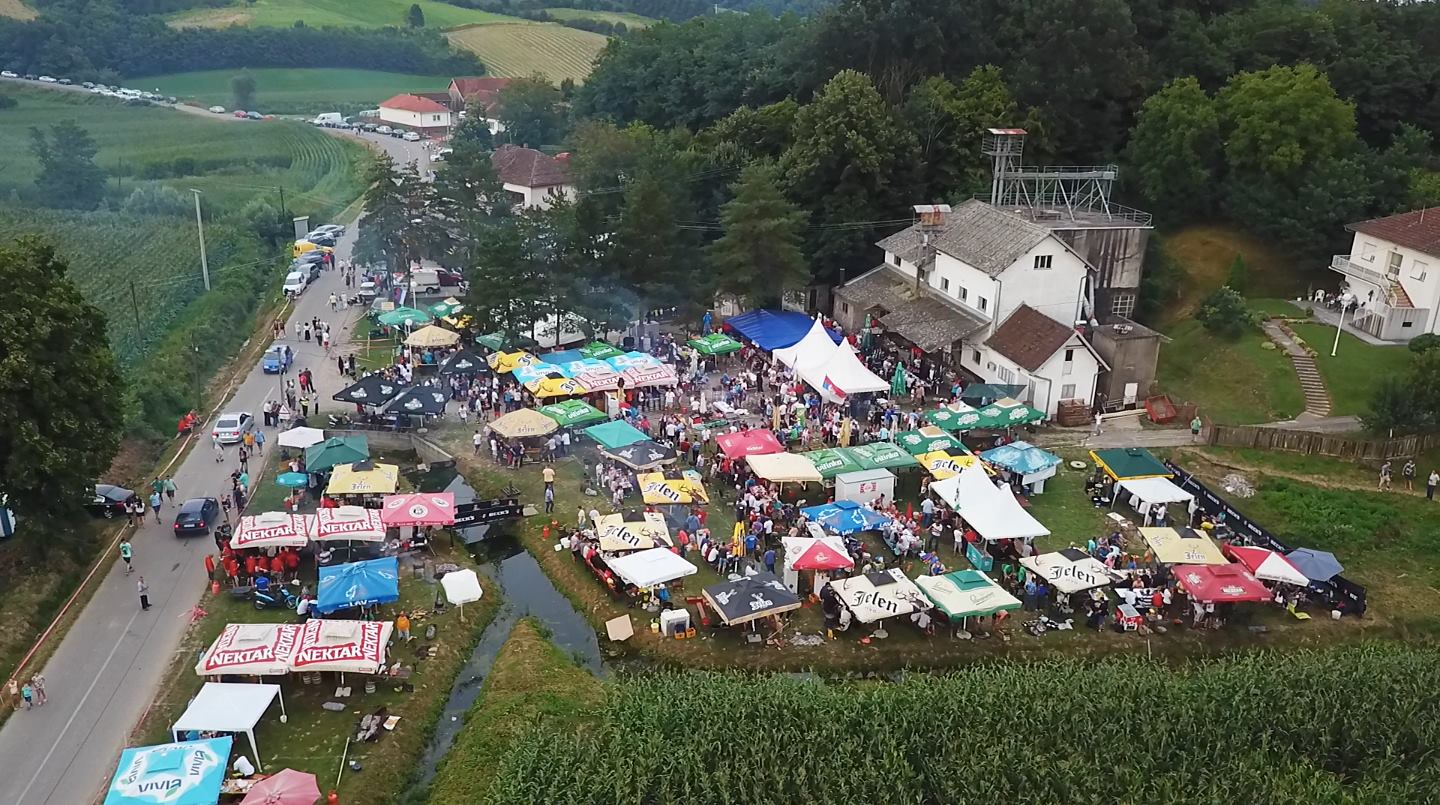 Večernji "Kotlić kod Točka" – druženje pod reflektorima