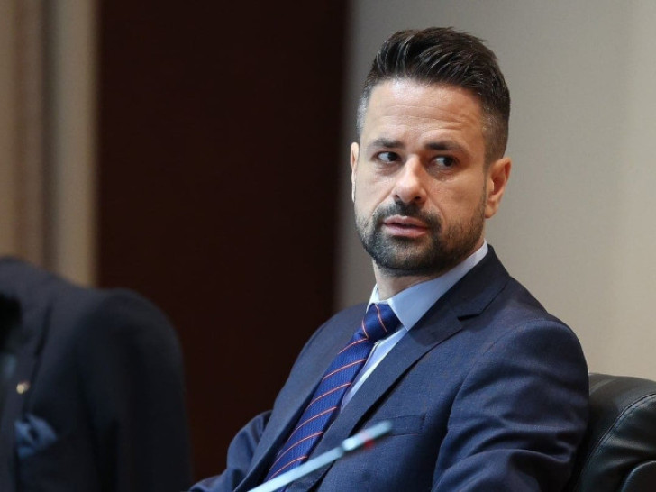 Amidžić: Šmit želi da našim platama i penzijama isplati Vijadukt