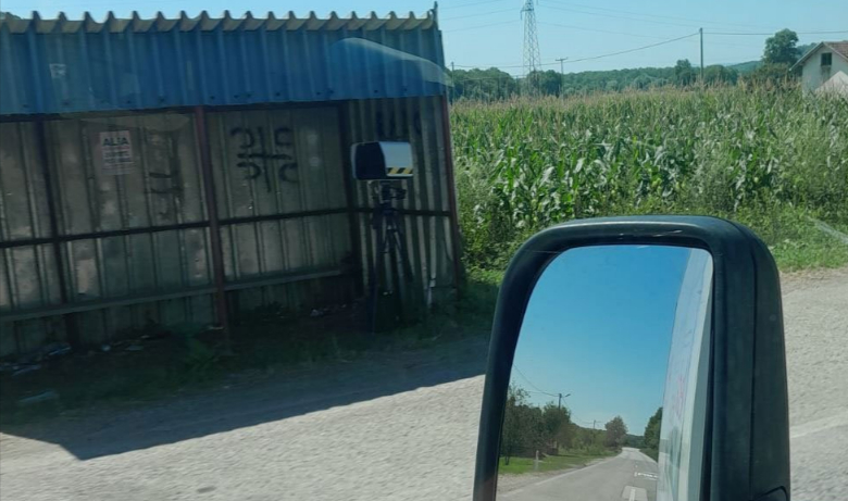 Radar iz hladovine lovi brze vozače