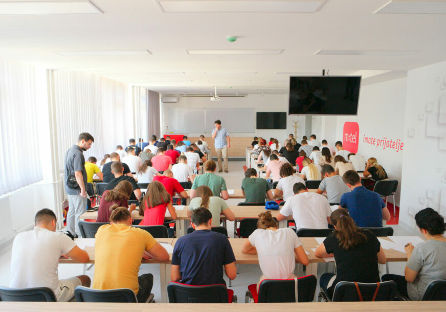 Zbog većeg interesovanja: Povećan broj mjesta za samofinansirajuće, strane i vanredne studente