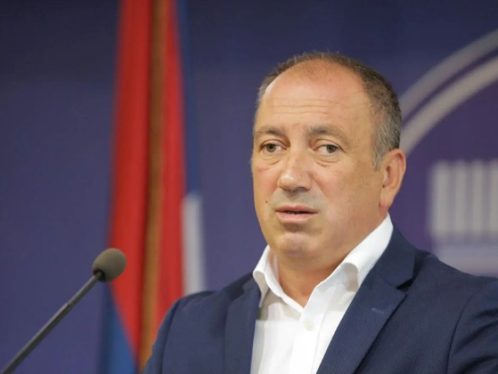 Crnadak: Posebna sjednica o referendumu bez teksta odluke