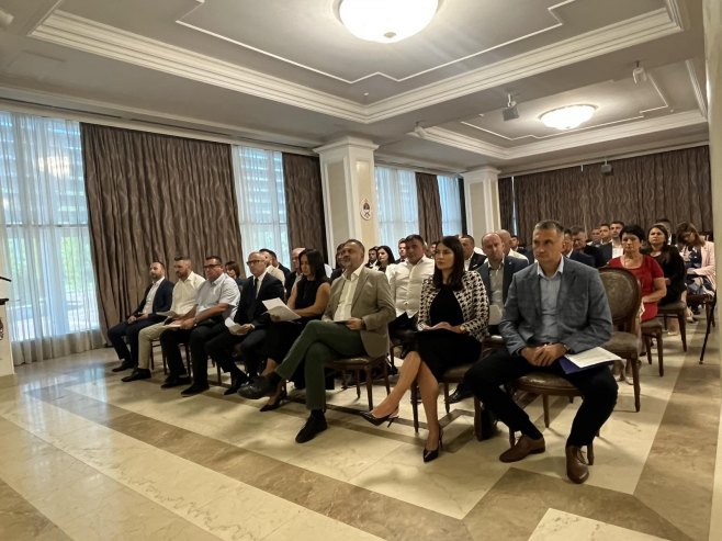 Počela vanredna sjednica Saveza opština i gradova