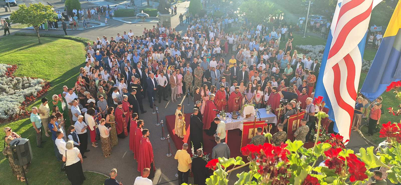 Litijom i slavskim obredom obilježena slava Bijeljine