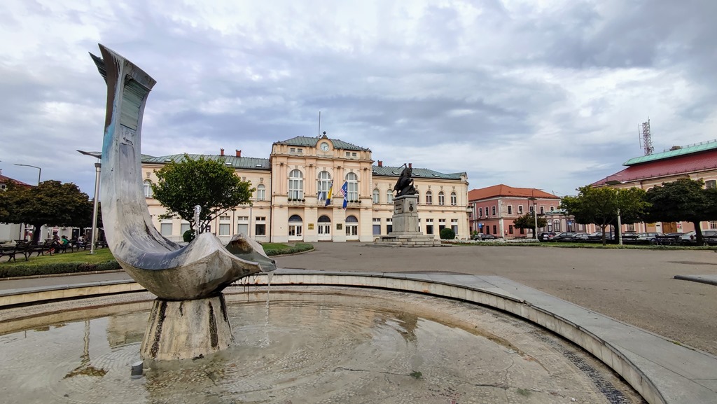 Sutra pretežno oblačno sa kišom