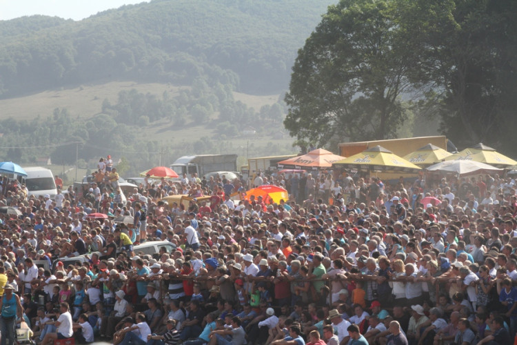 Pjesma o nasilju nad ženama na "Kočićevom zboru" izazvala oštre reakcije