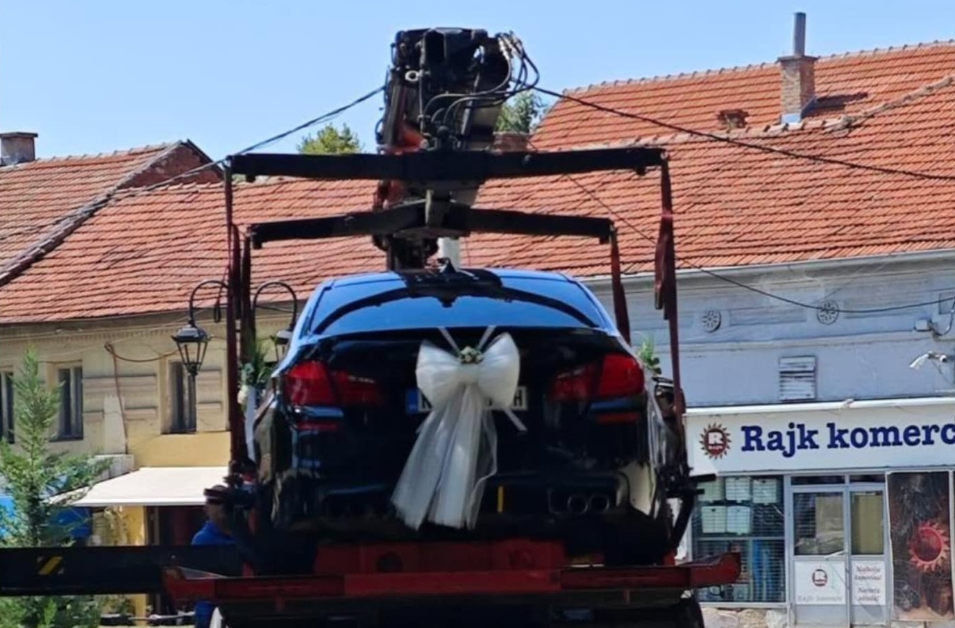 Srbija: "Pauk" odnio mladenački auto - vlasnik: "Ljudi, moj je auto i ja sam prijavio"
