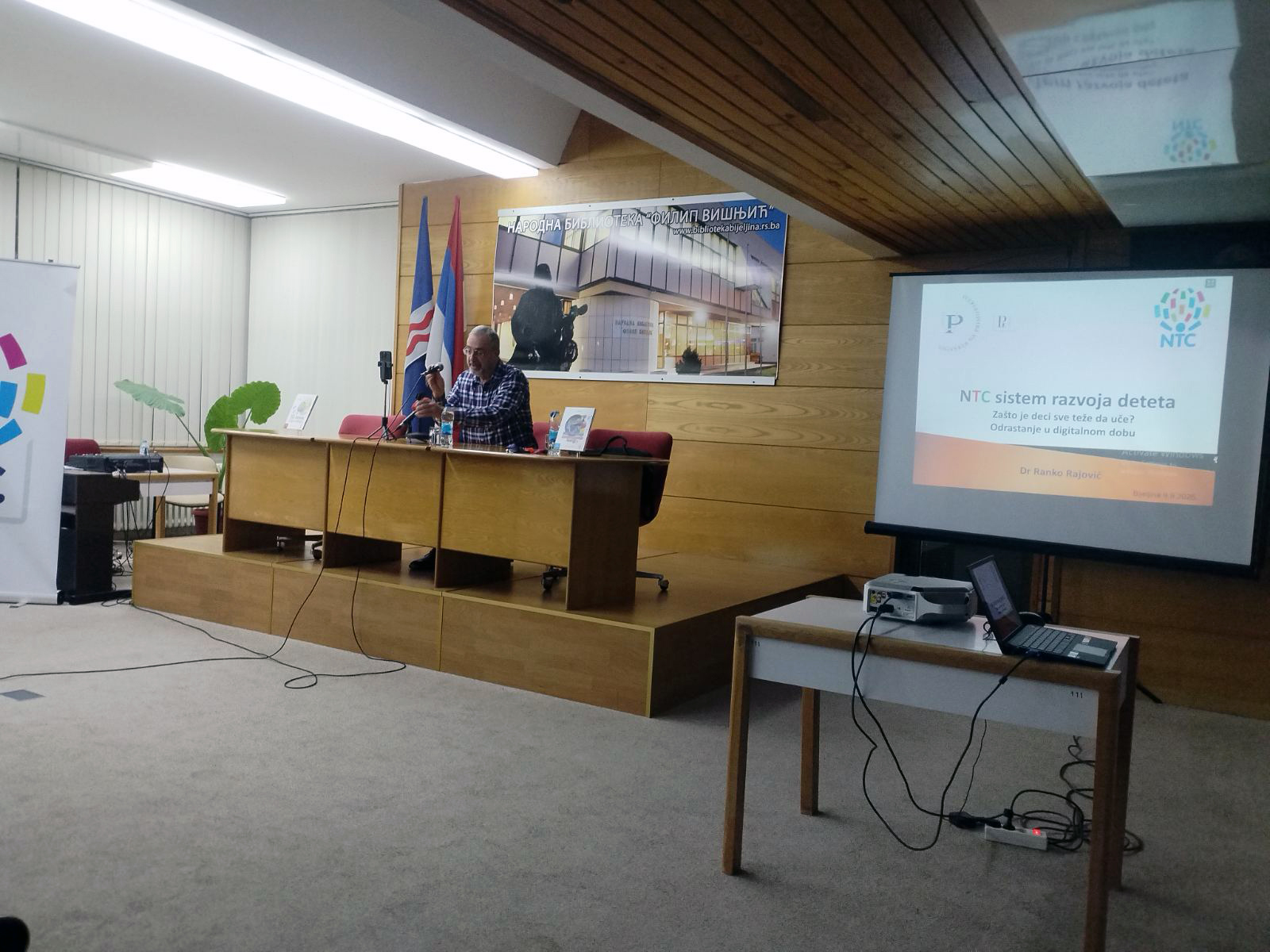 Dr. Rajović u Bijeljini: Djeci postaviti granice za korištenje novih tehnologija