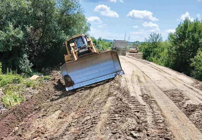 Hitne mjere odbrane od poplava u Prijedoru: Radovi u punom jeku (FOTO)
