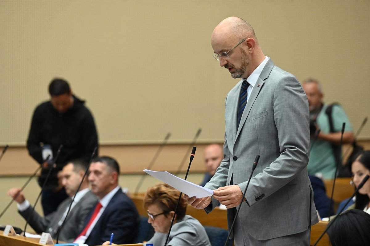 Ovo su zaključci koje vlast predlaže zbog prijevremenih izbora za predsjednika RS