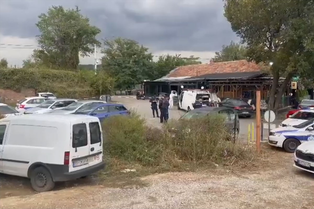 Poznati detalji pucnjave u Srbiji: Žena ubijena, mužu se bore za život