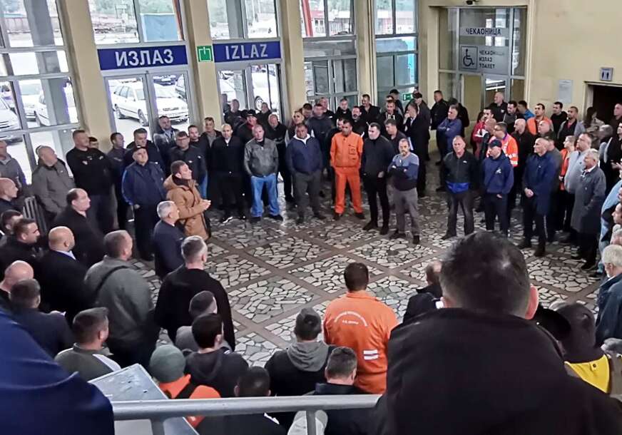 Plate uplaćene, štrajk nastavljen: Radnici "Željeznica RS" nikom ne vjeruju