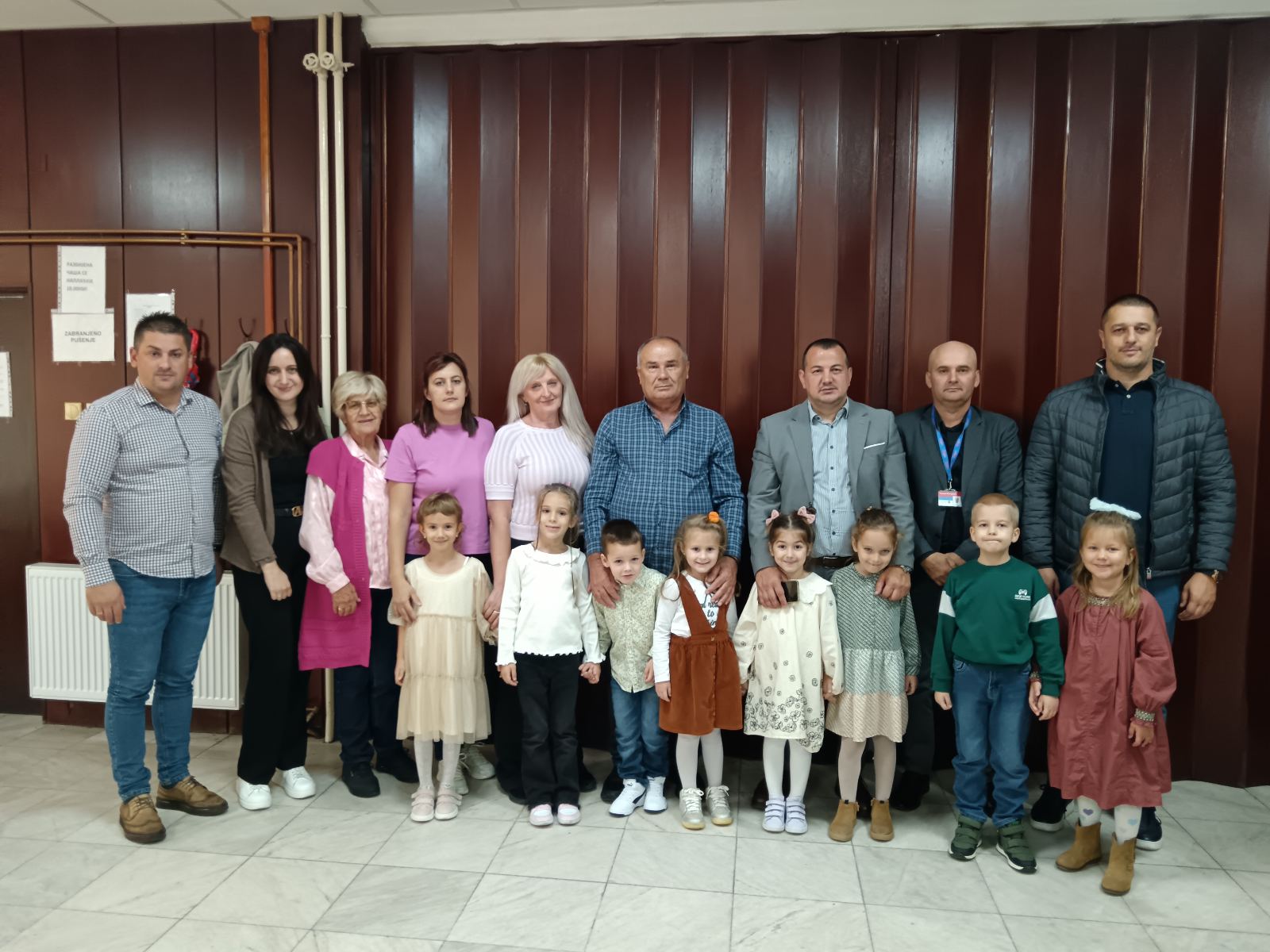 Bijeljina: Djeca i penzioneri zajedno obilјežili Svjetski dan starih lica (FOTO)