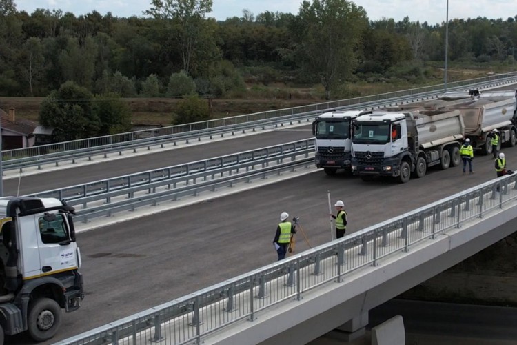 Obavljeno testiranje mosta u Rači