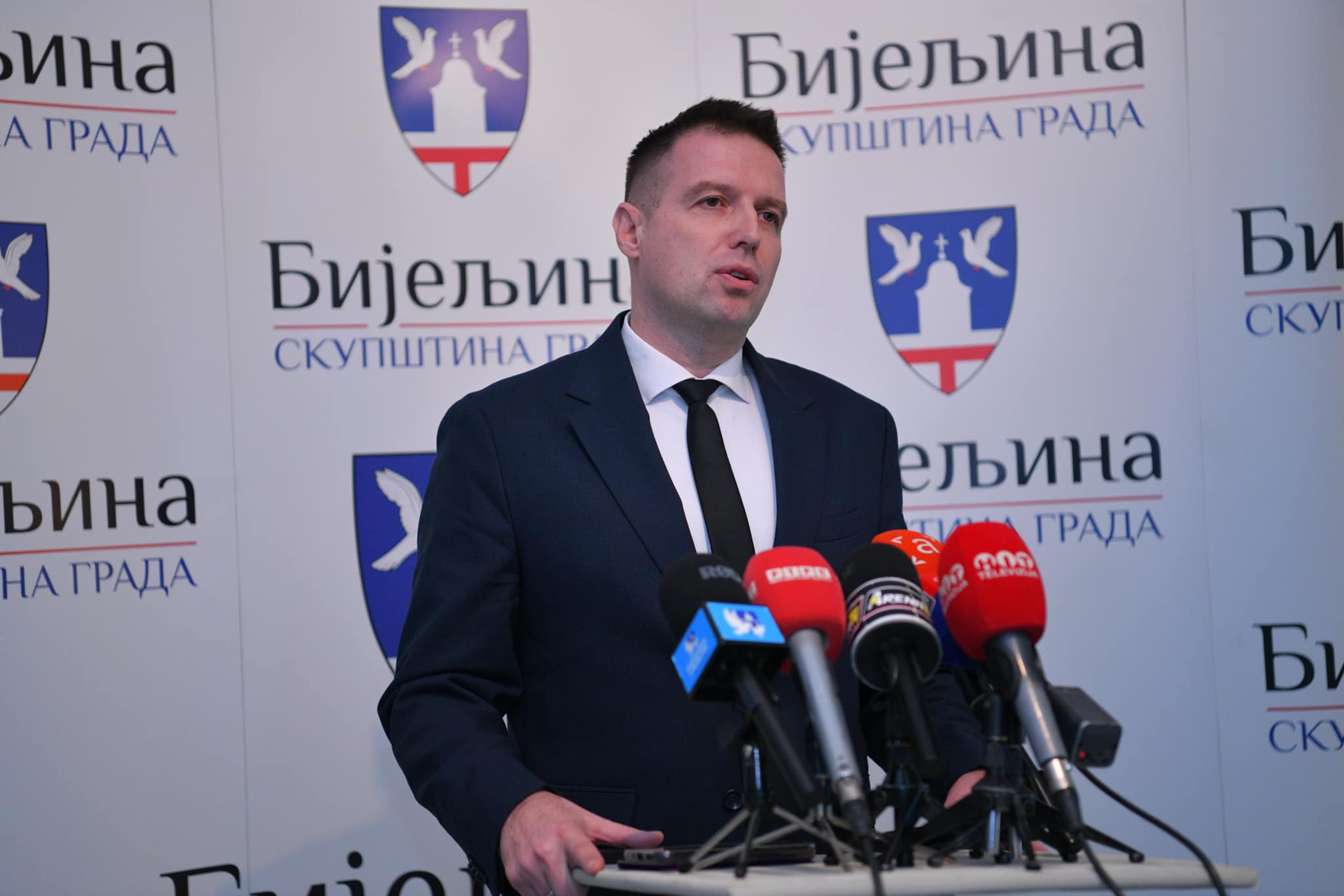 Ostojić: Vlada Republike Srpske se ponaša kao da je kolektivno doživjela amneziju