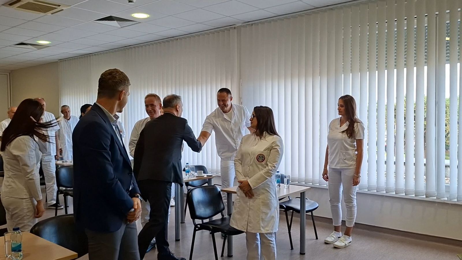 Šeranić u posjeti bijeljinskoj bolnici: Razgovori o proširenju kapaciteta bolnice i rješavanju zaostalih obaveza (FOTO)