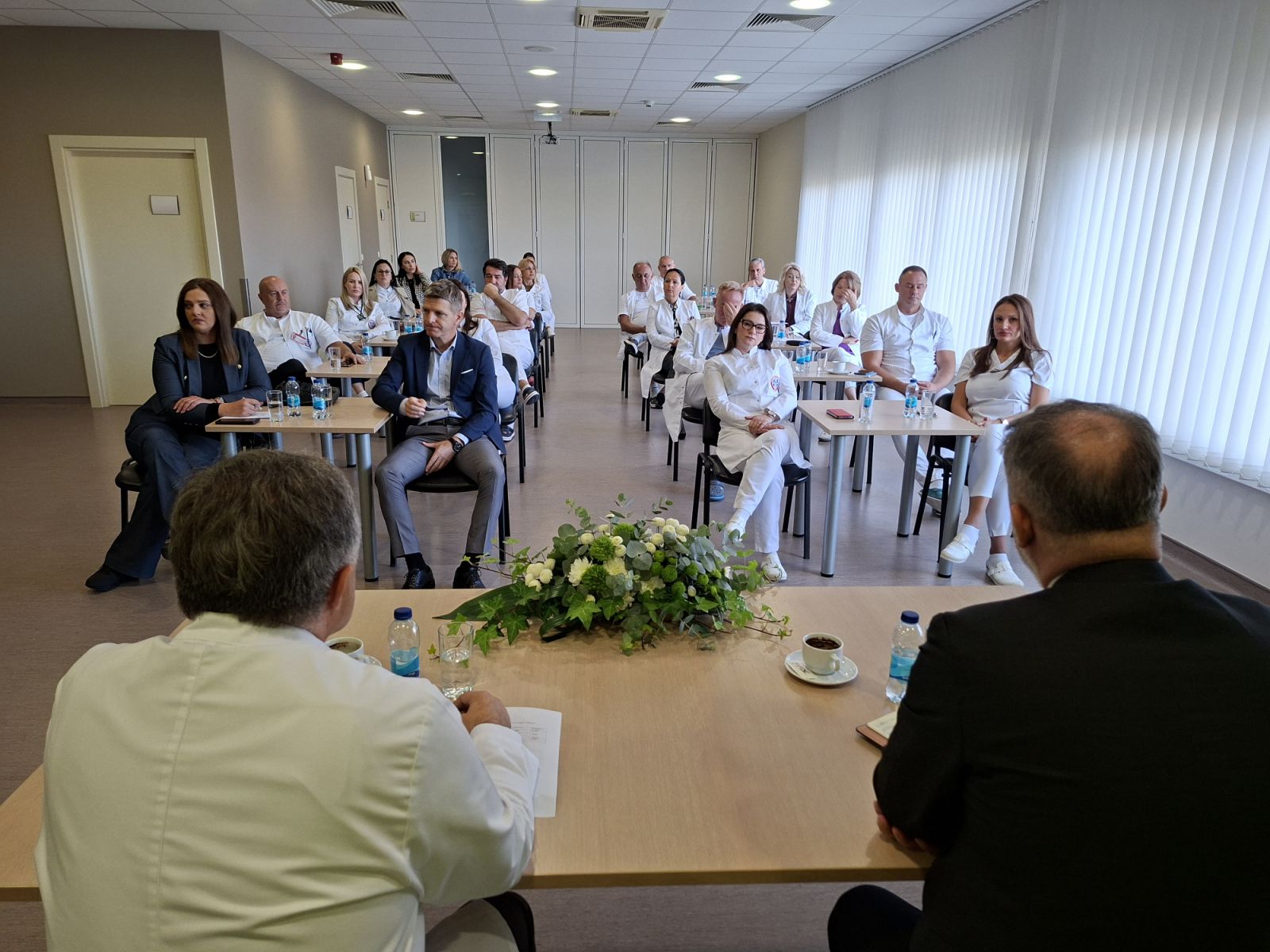 Šeranić u posjeti bijeljinskoj bolnici: Razgovori o proširenju kapaciteta bolnice i rješavanju zaostalih obaveza (FOTO)