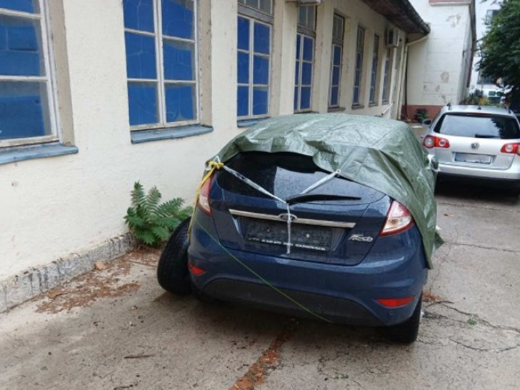 Trebinjska policija: Spoj izazvao požar na Vukanovićevom automobilu