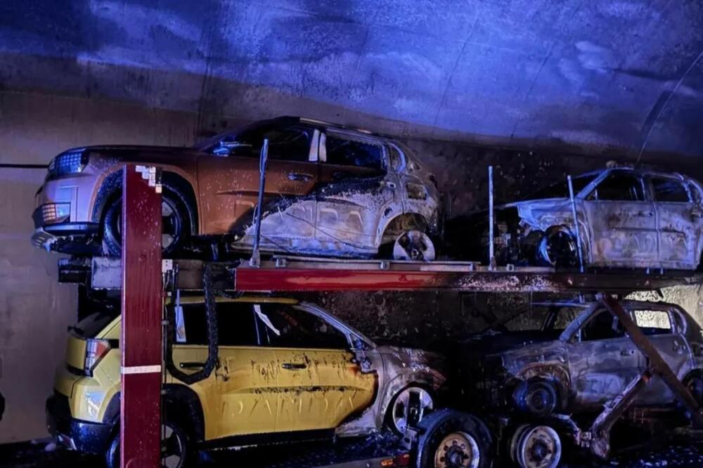 Crna Gora: Požar na kamionu koji je prevozio električna vozila