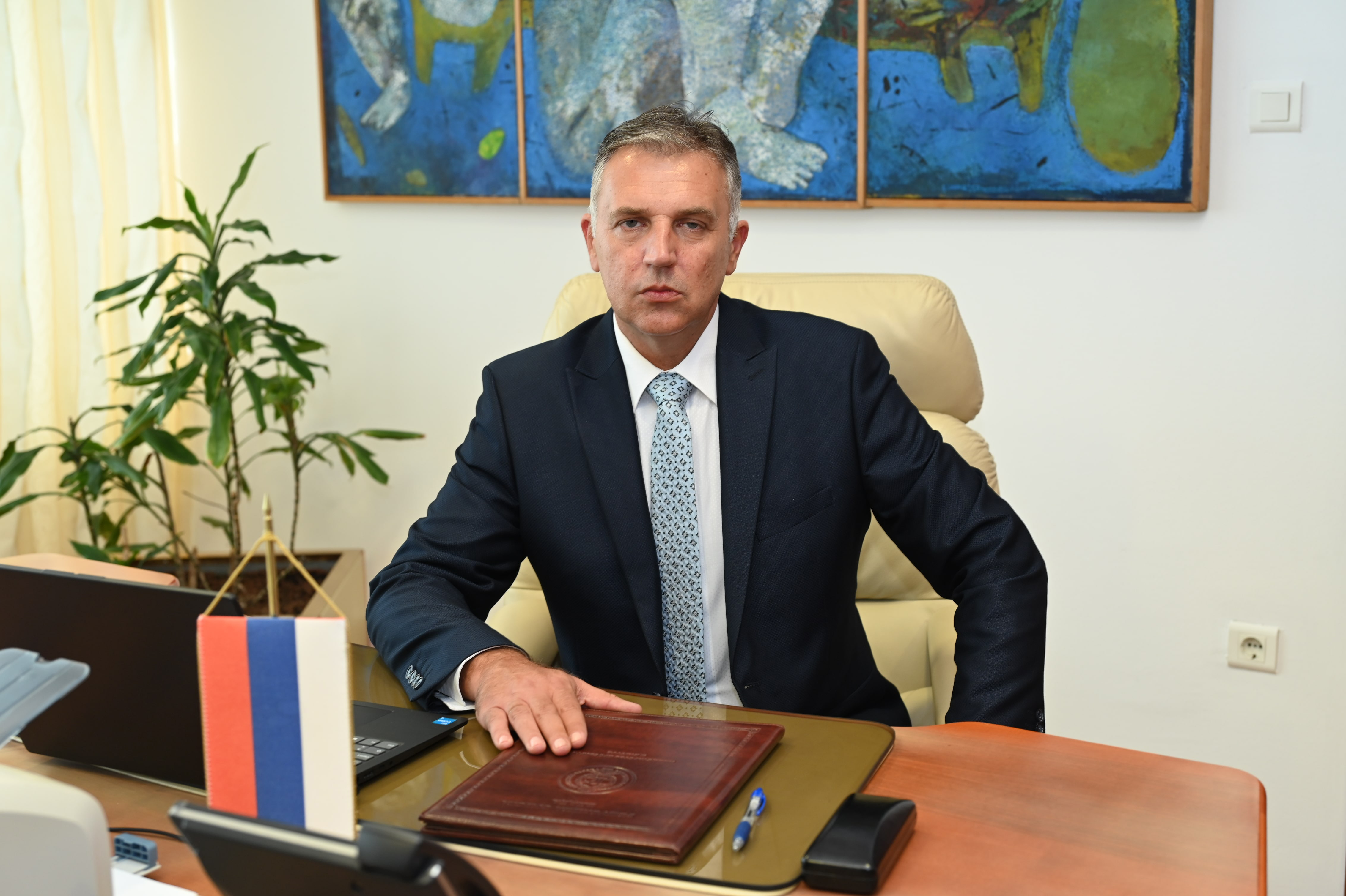 Golubović: Razmatraju se rješenja o produženom boravku djece u školama