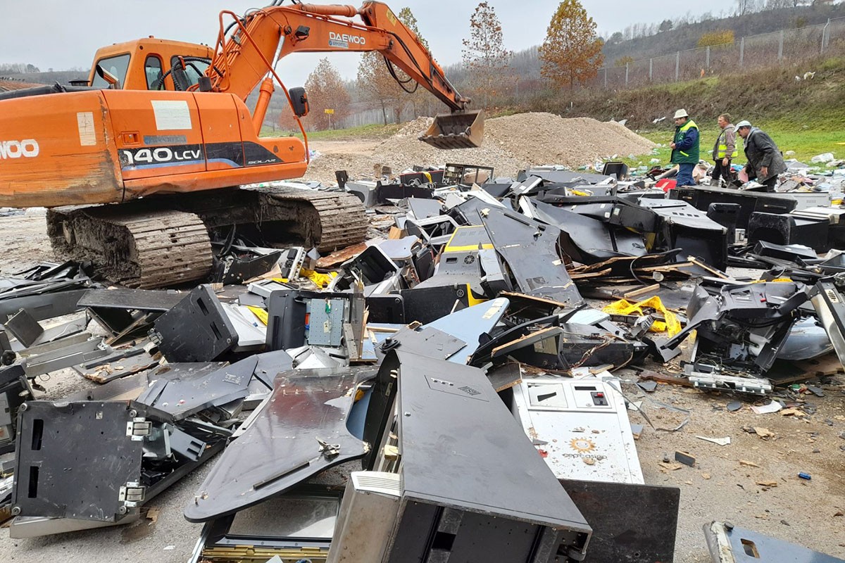 Uništeno 90 aparata i terminala za igre na sreću