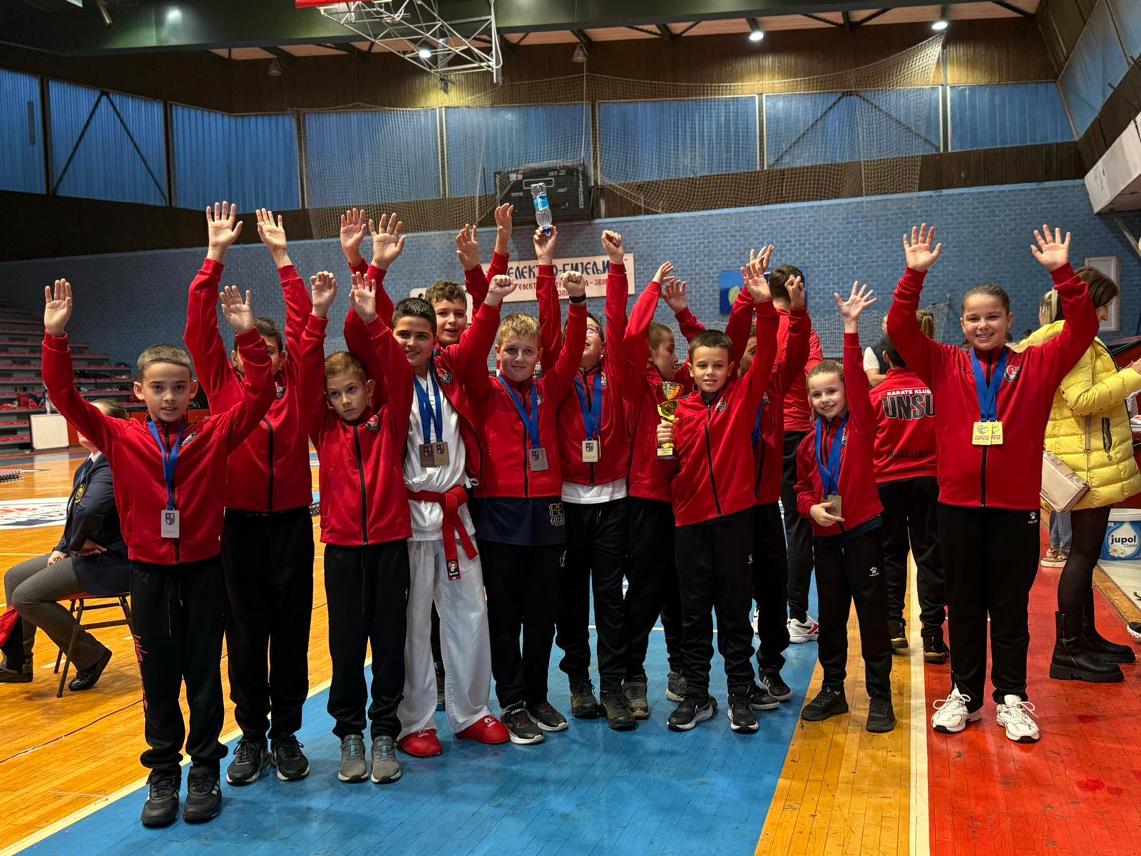 KK "UNSU" sveukupni pobjednik međunarodnog turnira u Zvorniku - osvojeno 40 medalja KK "UNSU" sveukupni pobjednik međunarodnog turnira u Zvorniku - osvojeno 40 medalja