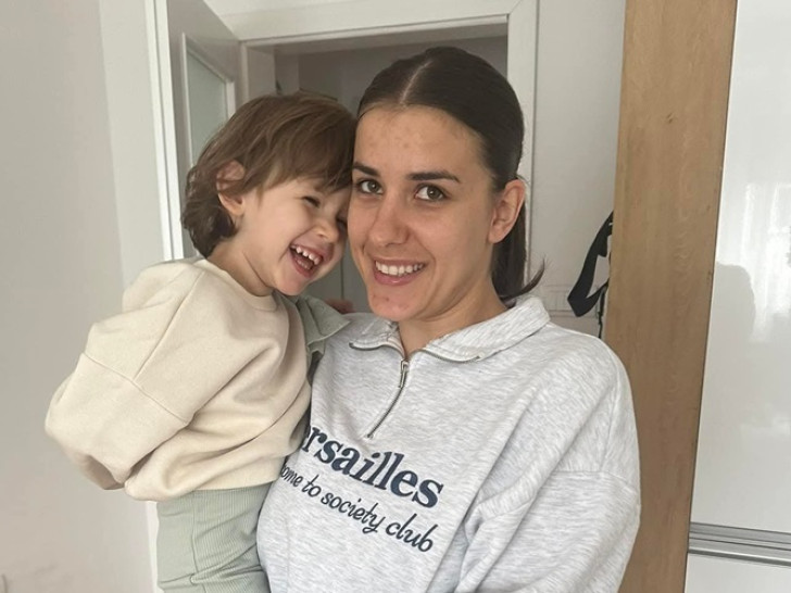 Petogodišnja Mihaela pravi prve korake ka ozdravljenju Petogodišnja Mihaela pravi prve korake ka ozdravljenju