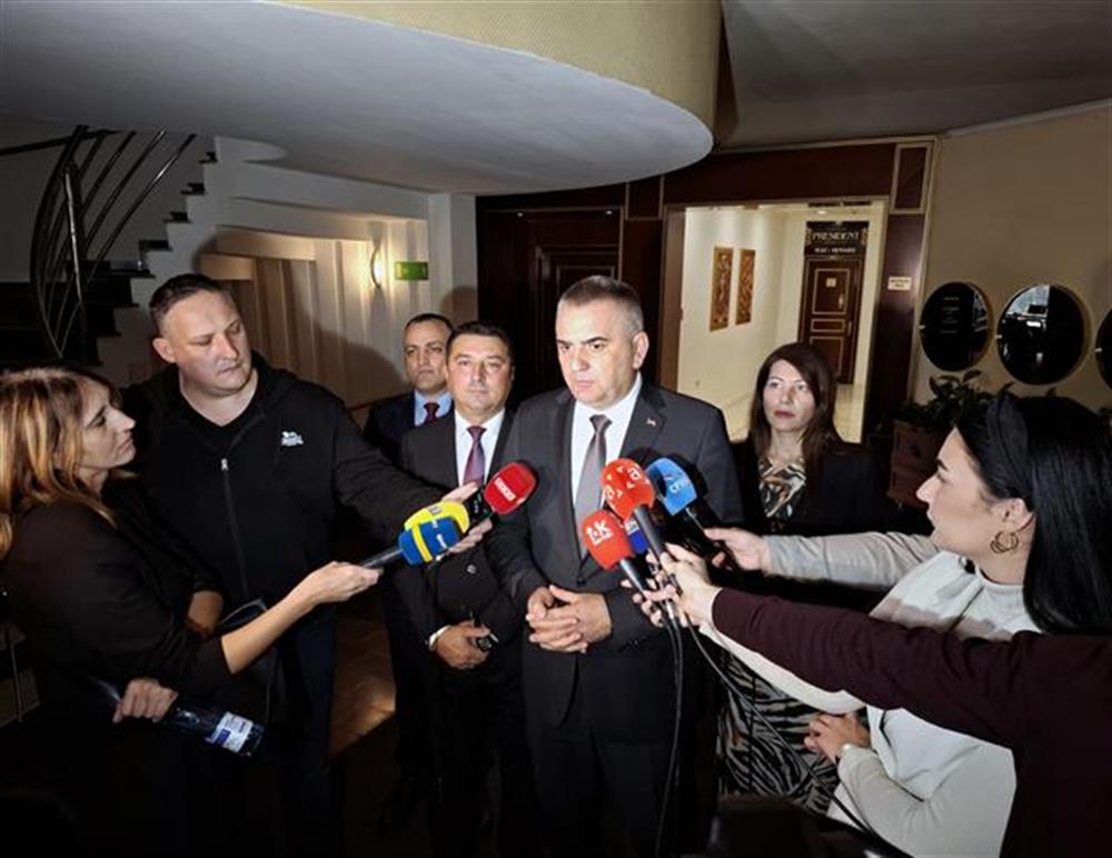 Minić: Napredak u radu "Šuma Srpske", ali još nedovoljan Minić: Napredak u radu "Šuma Srpske", ali još nedovoljan