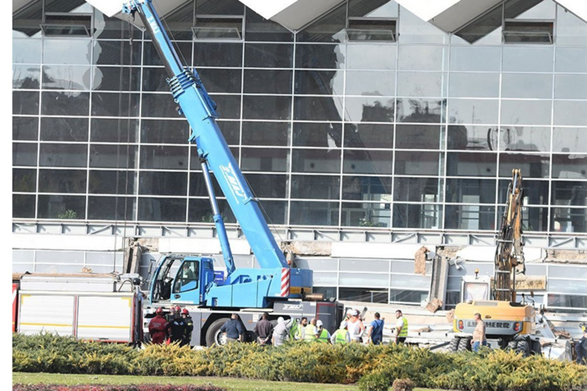 Godišnjica pada nadstrešnice na Željezničkoj stanici u Novom Sadu: Dan žalosti u Srbiji i RS Godišnjica pada nadstrešnice na Željezničkoj stanici u Novom Sadu: Dan žalosti u Srbiji i RS