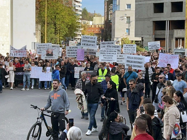 Protest u Tuzli zbog zlostavljanja djevojčica: Građani traže ostavke i pravdu